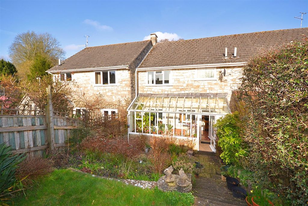 Property photo 3 of 14 4 (100).Png