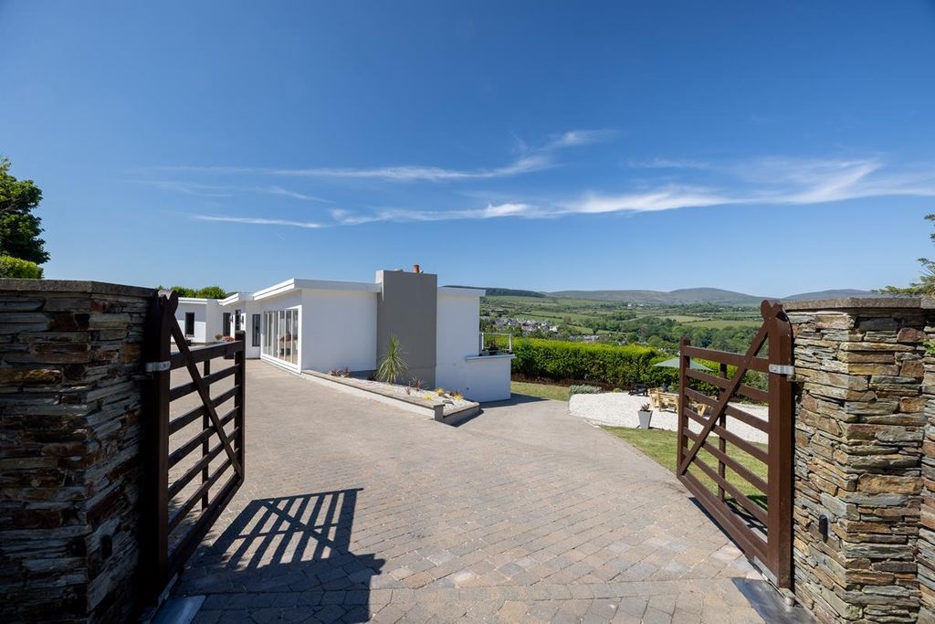 Property photo 3 of 40 32.Jpg