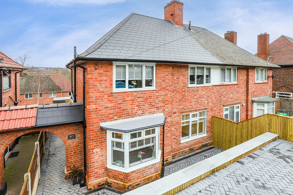 Property photo 1 of 30