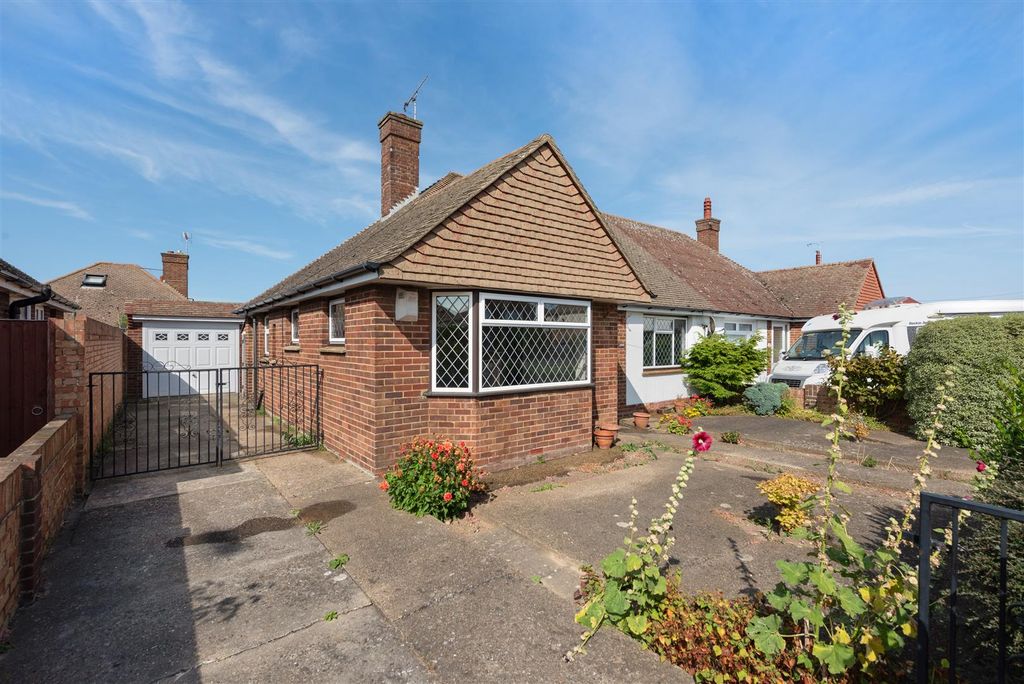 Property photo 1 of 13 Canterbury Road, Westbrook, Margate