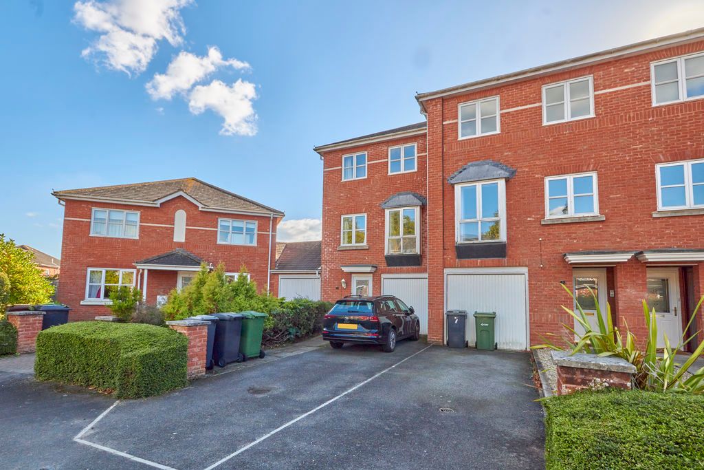 Property photo 1 of 15 Front