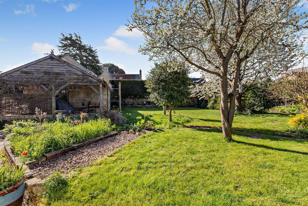 Property photo 3 of 15