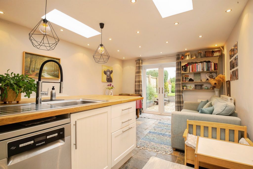 Property photo 3 of 25