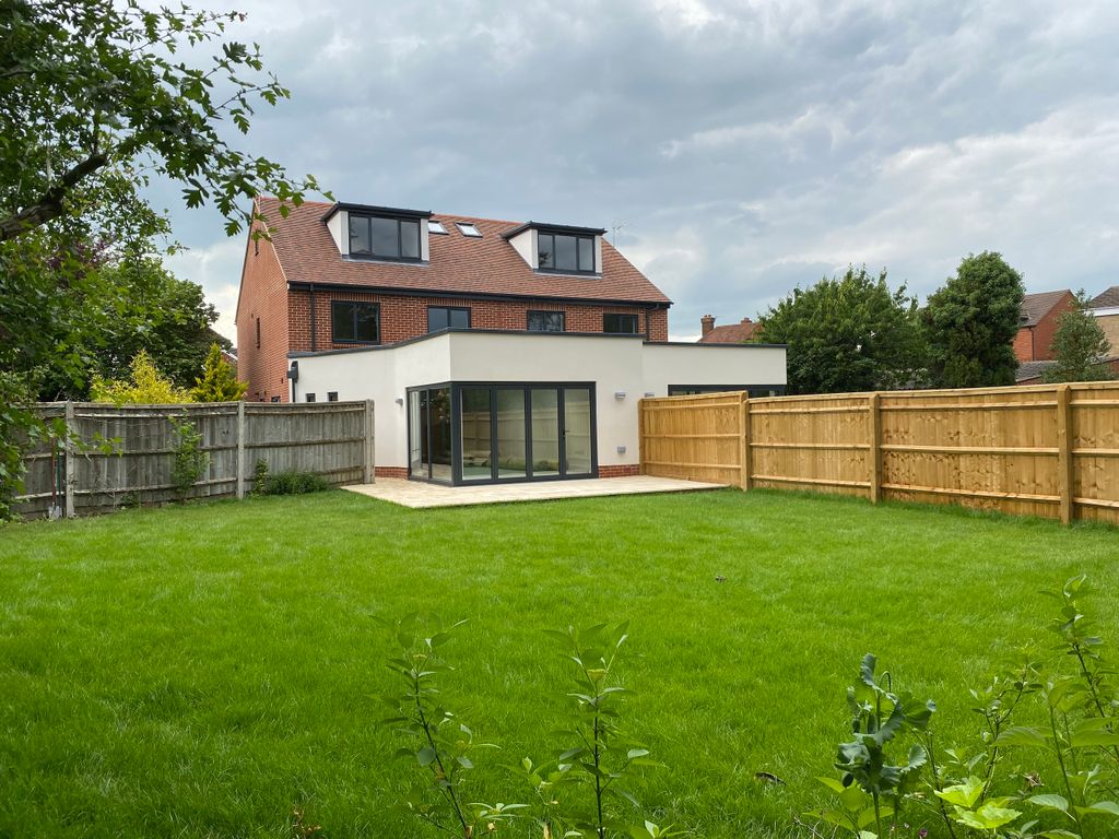 Property photo 2 of 11 Photo 09-06-2020, 17 33 12 (2)