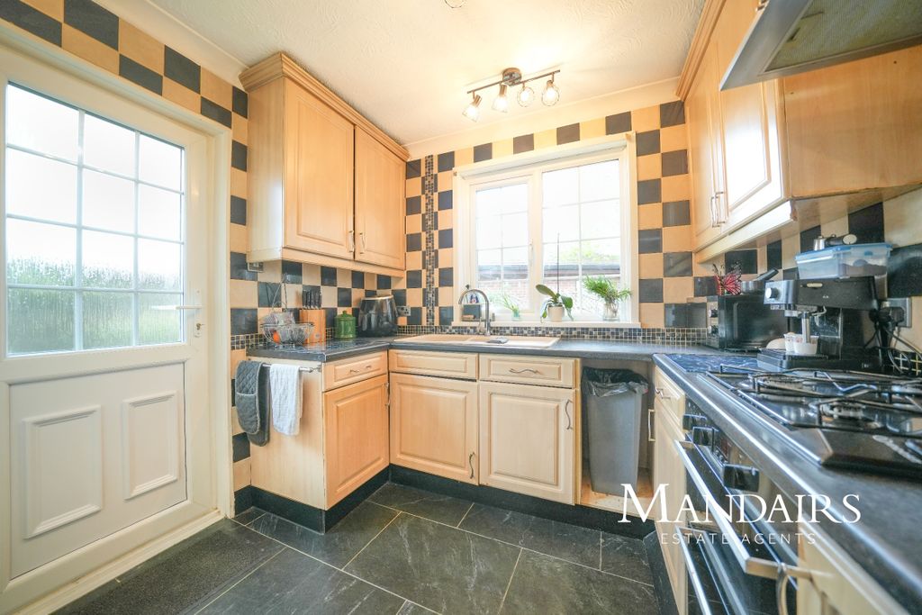 Property photo 2 of 31
