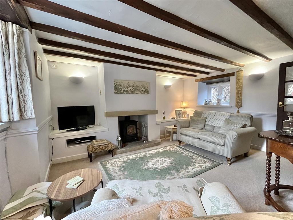 Property photo 3 of 28 Lounge