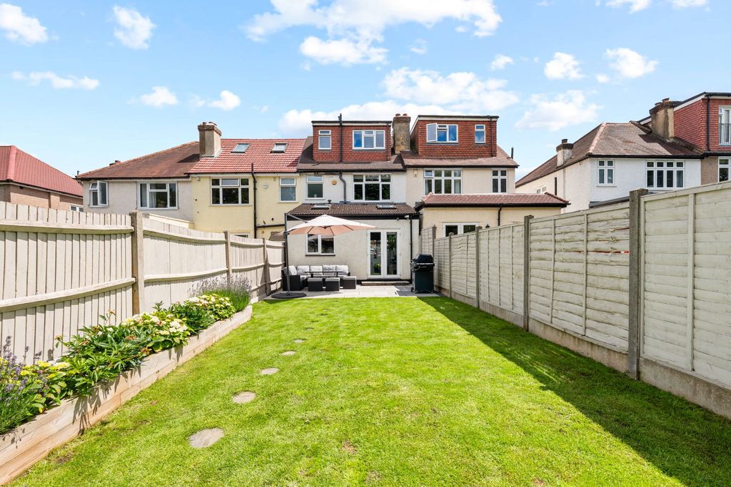 Property photo 2 of 36