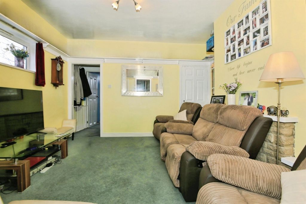 Property photo 2 of 21