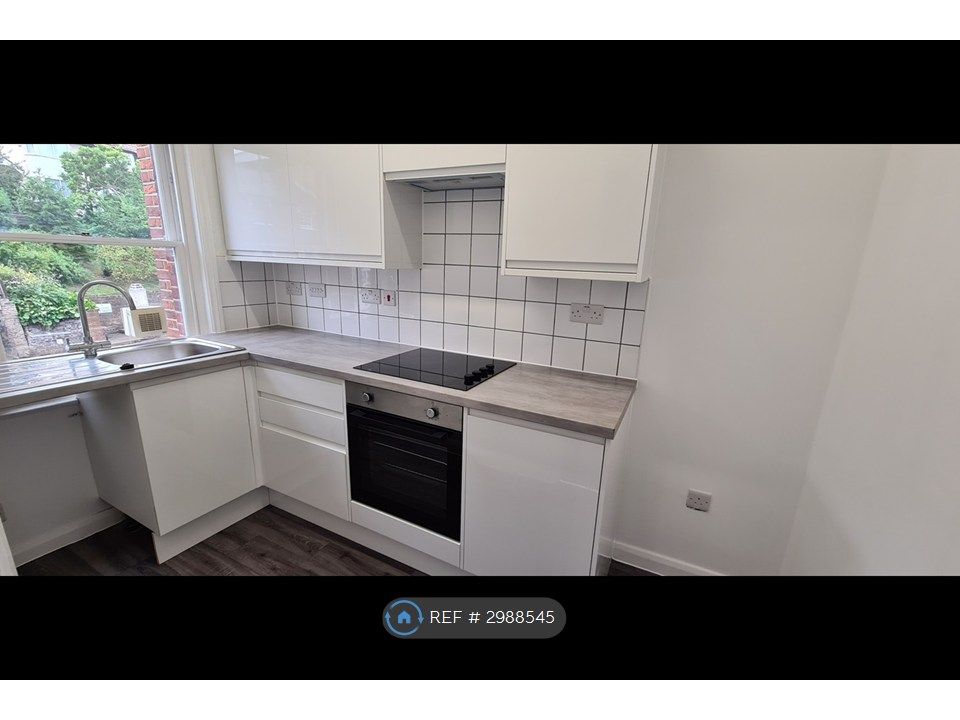 Property photo 1 of 11 Kitchen