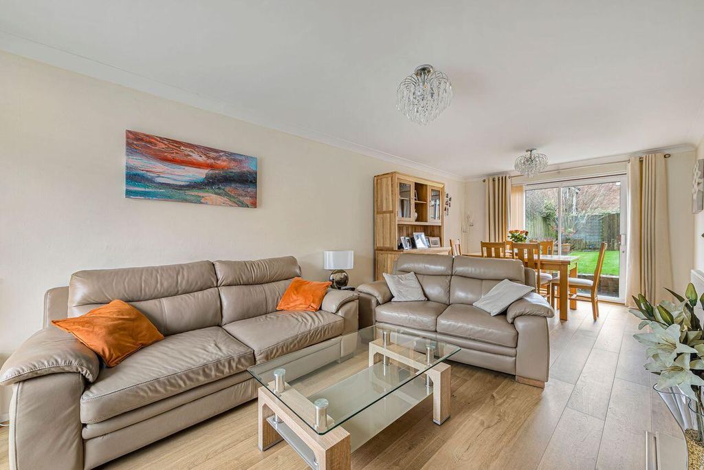 Property photo 3 of 27 Living Room