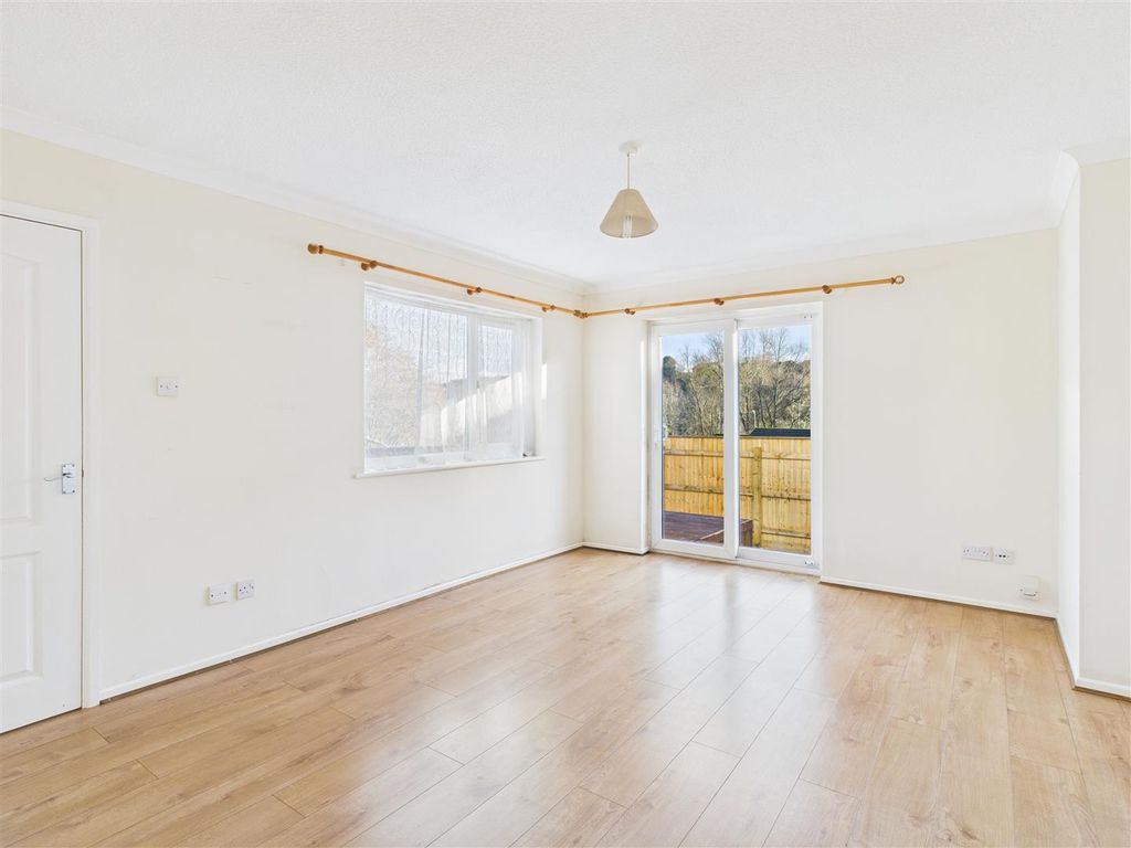 Property photo 2 of 7 5 Daisy Links - 02.Jpg