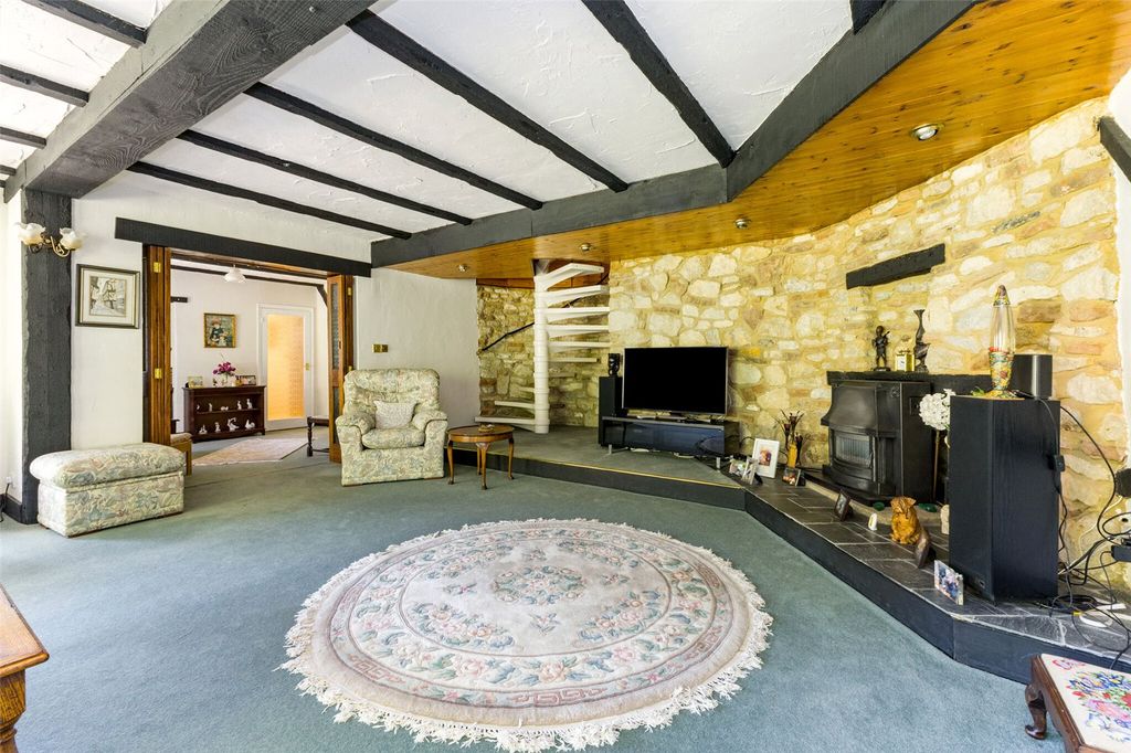 Property photo 3 of 18 Sitting Room