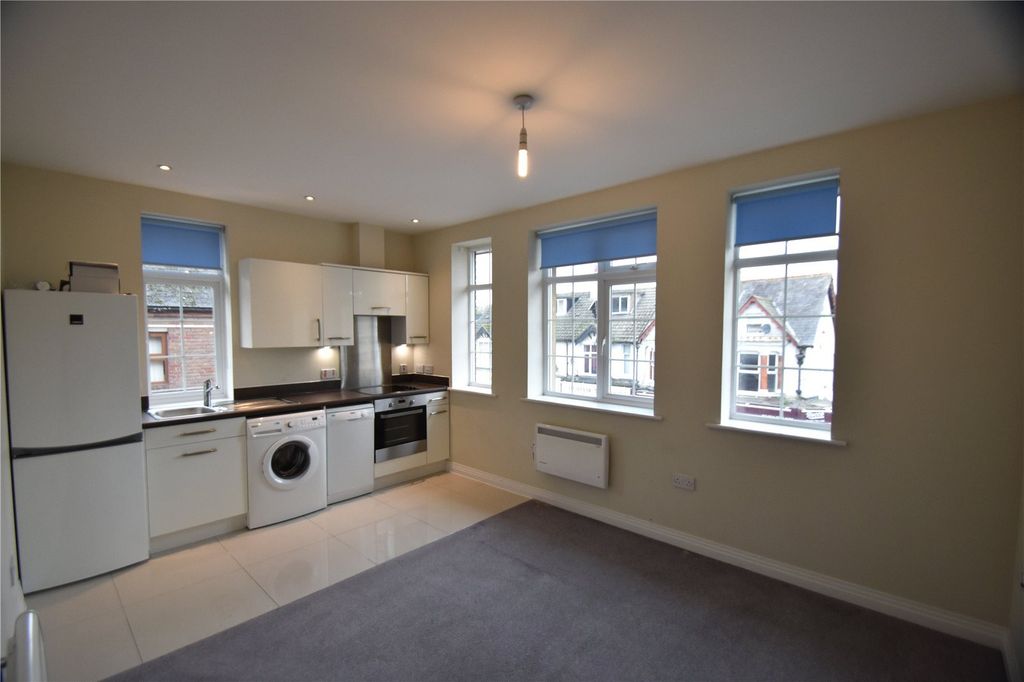 Property photo 2 of 17 Kitchen