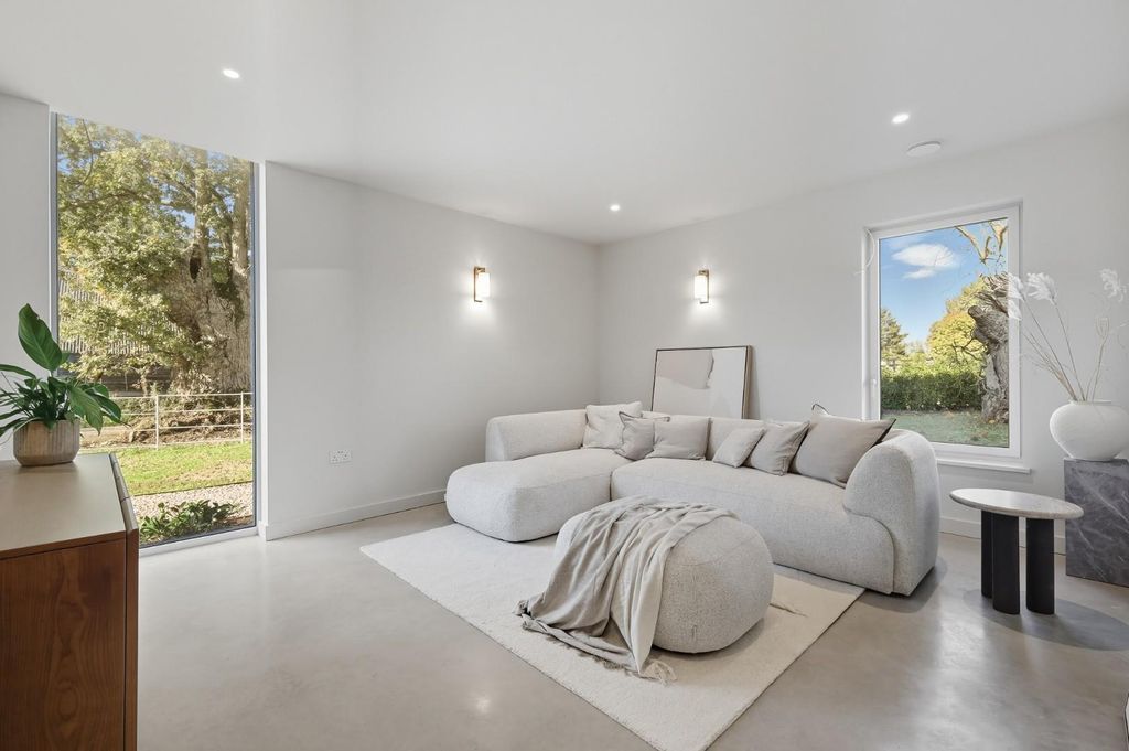 Property photo 2 of 24 Living Room