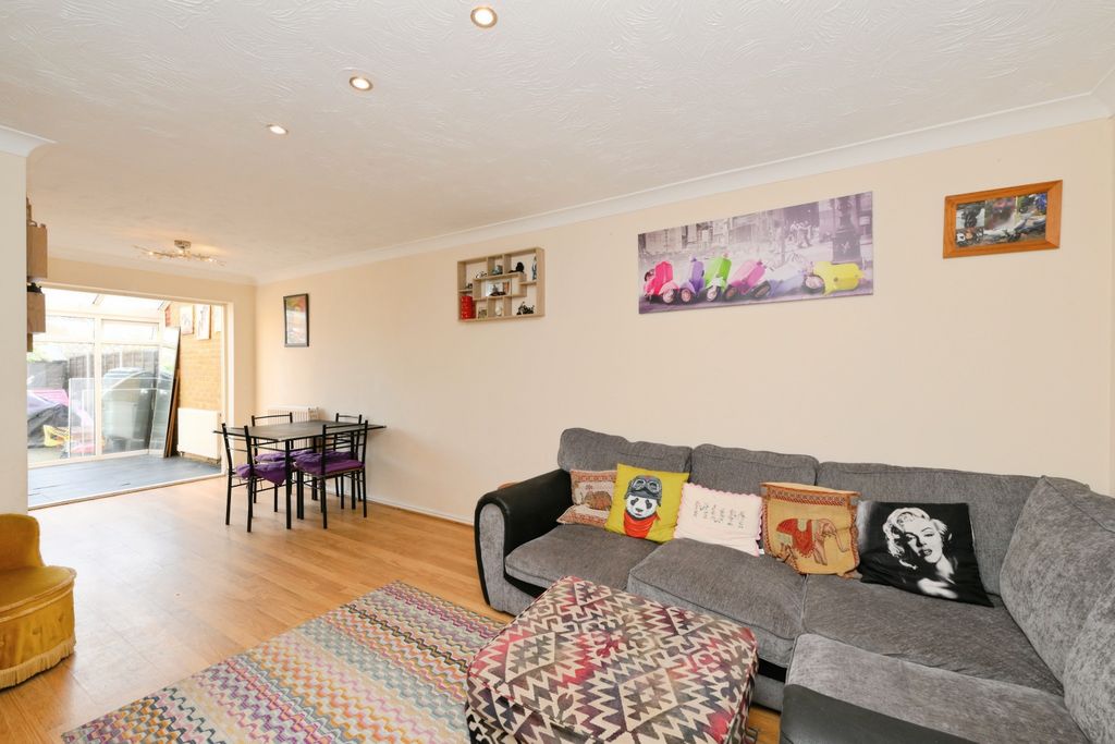 Property photo 3 of 18