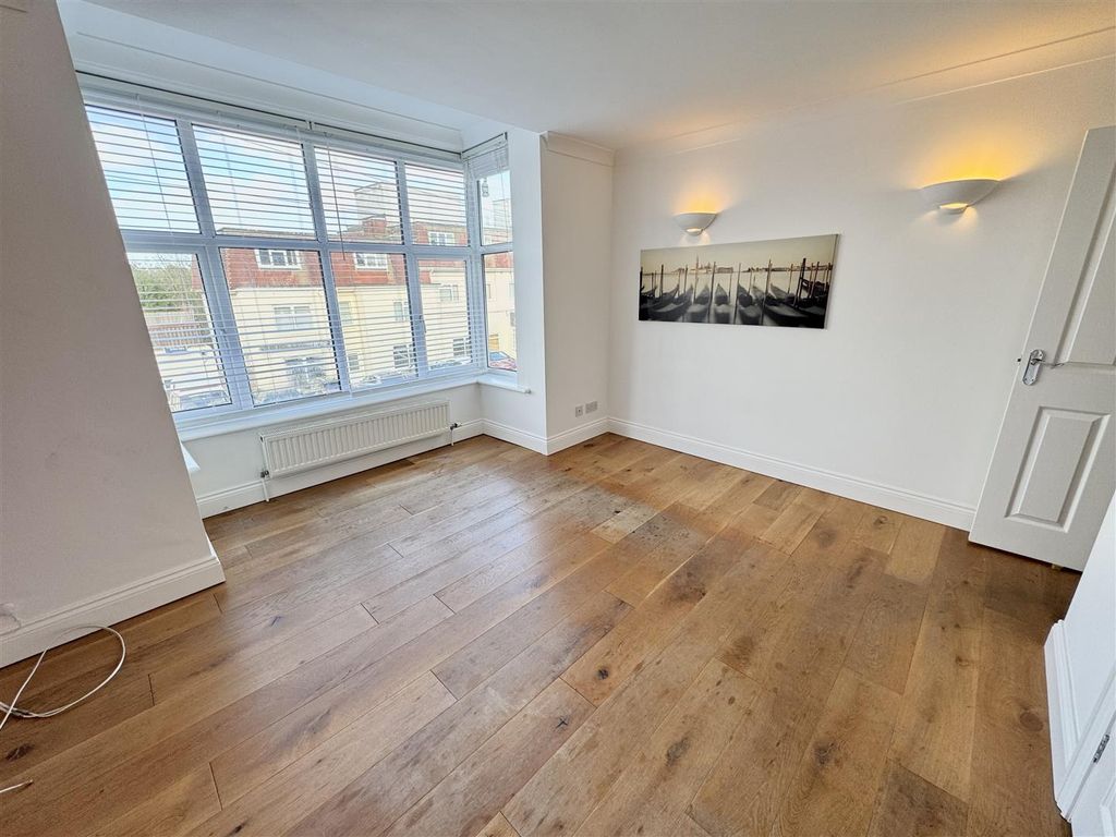 Property photo 3 of 8 Img_6700.Jpg