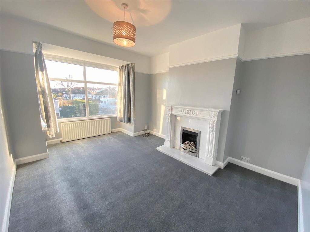 Property photo 3 of 10 Living Room ..Jpg