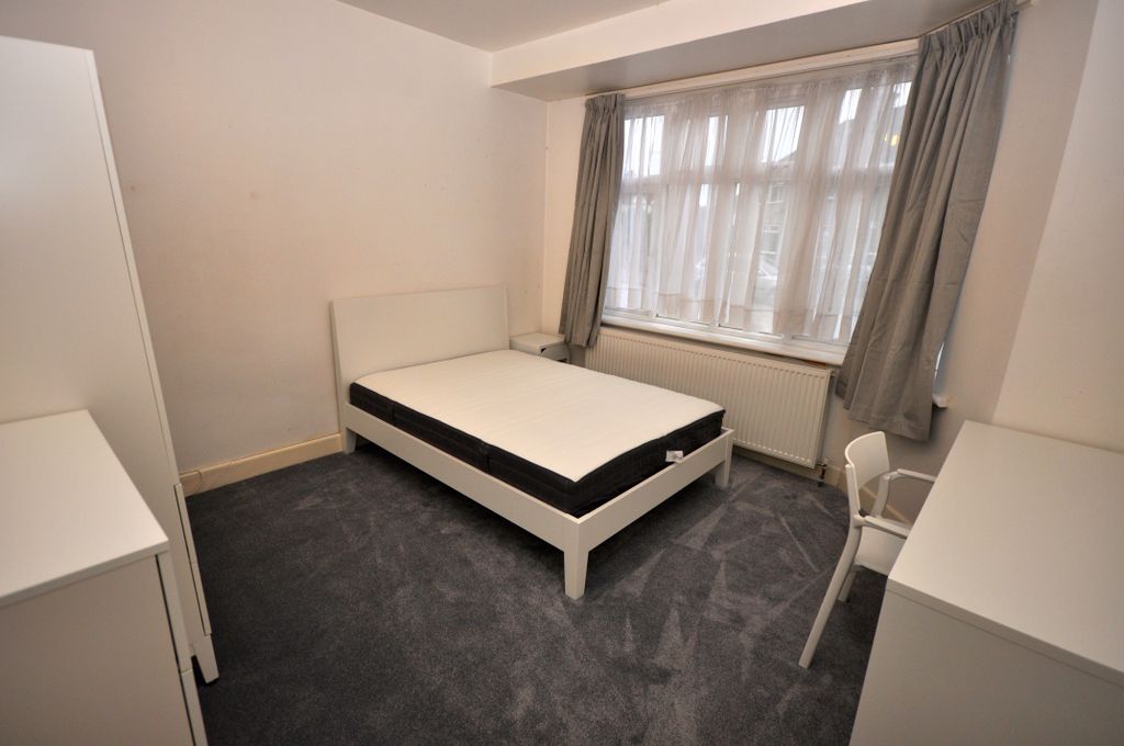 Property photo 2 of 8 Property