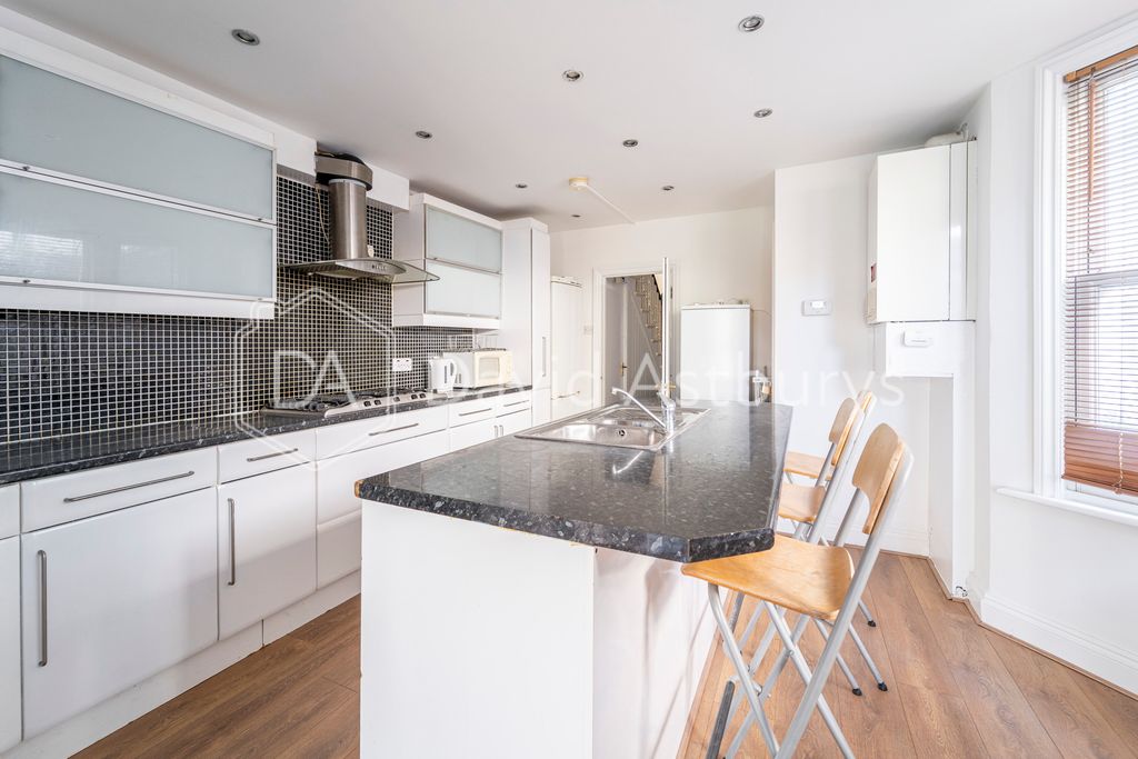 Property photo 2 of 21 Ndb00511