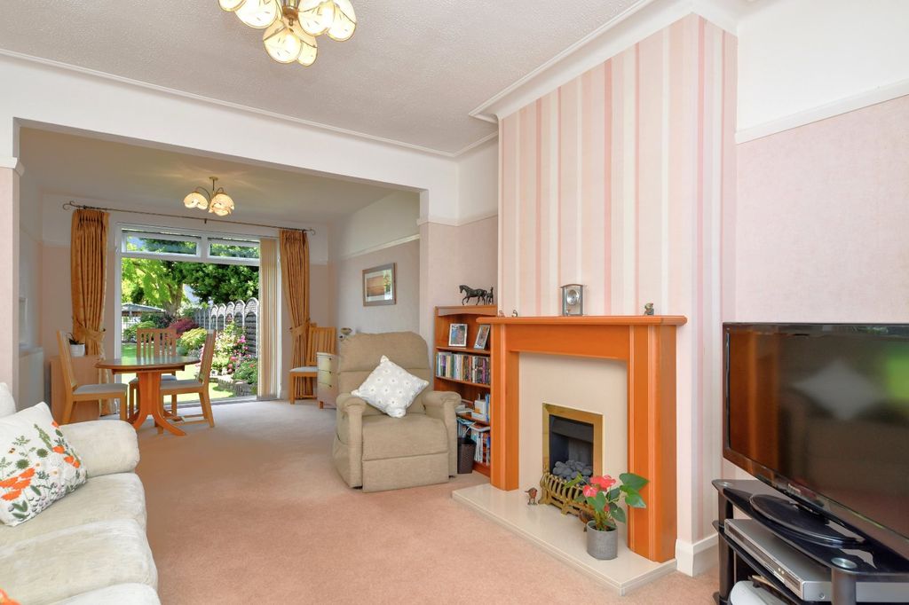 Property photo 2 of 41 Picture No. 47