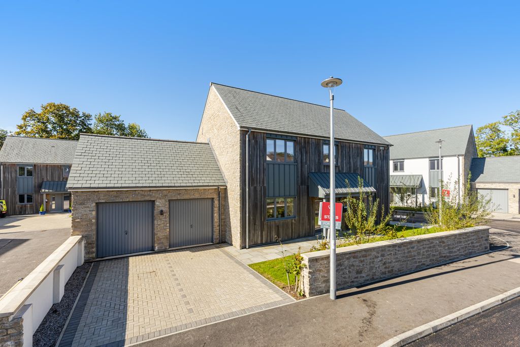 Property photo 1 of 19