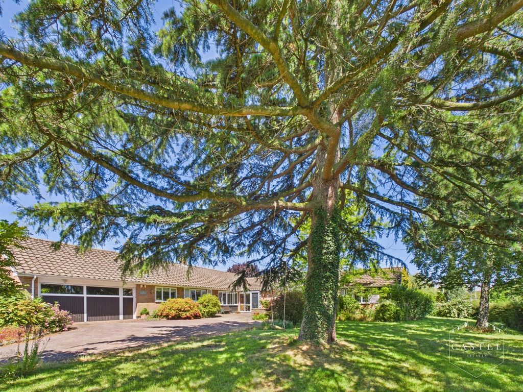 Property photo 1 of 33 Outside