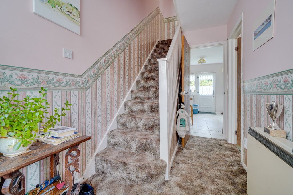 Property photo 2 of 11 4576432