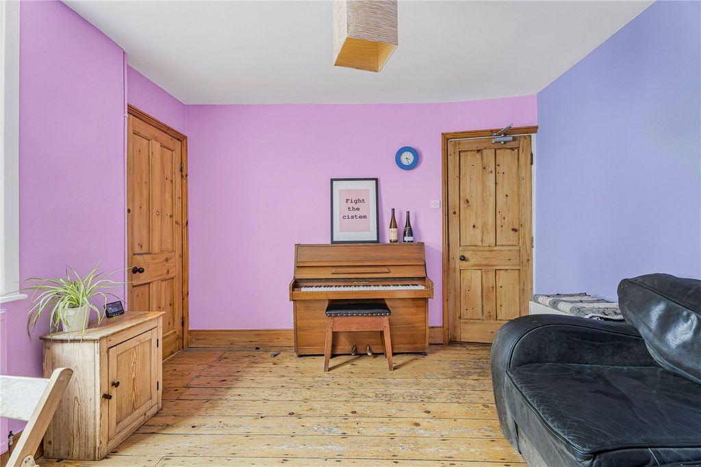 Property photo 3 of 24 Picture No. 92