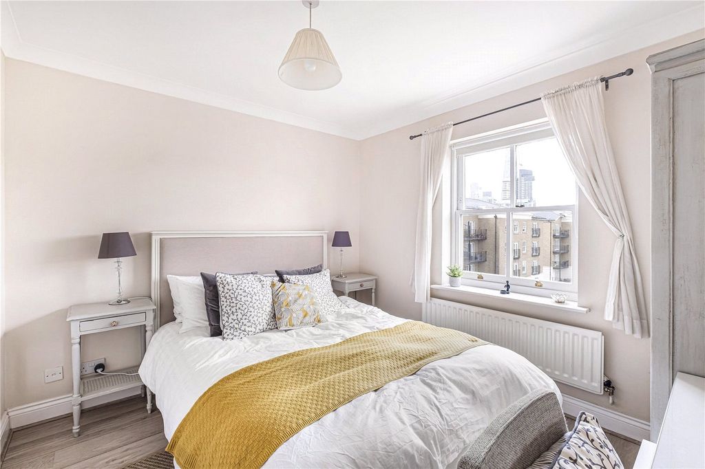 Property photo 3 of 15 Bedroom