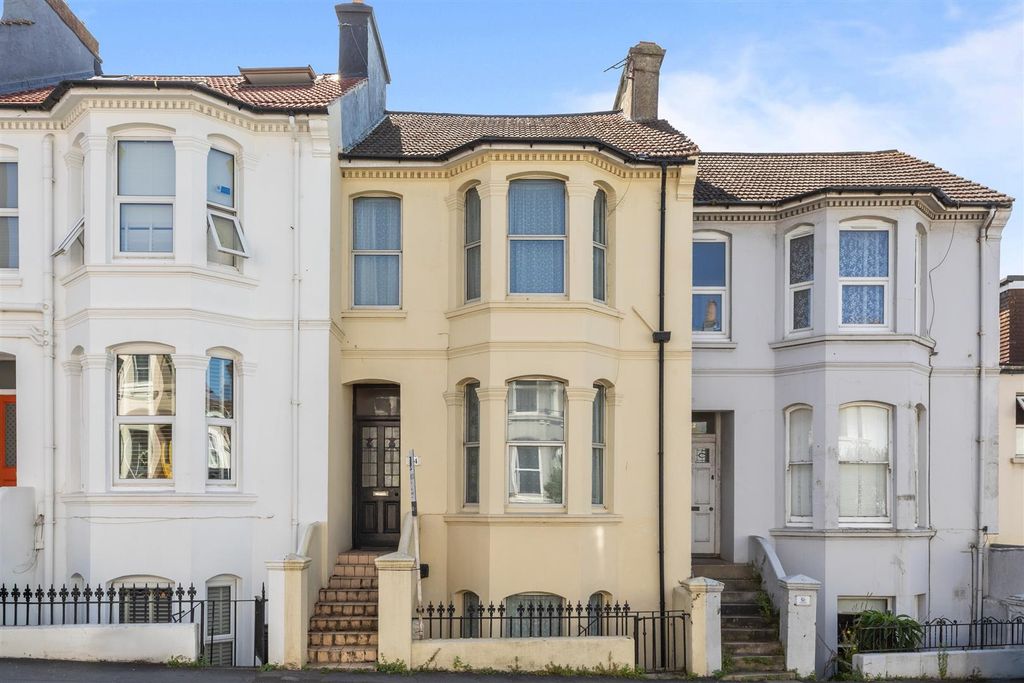 Property photo 1 of 11 Queens Park Road-13.Jpg