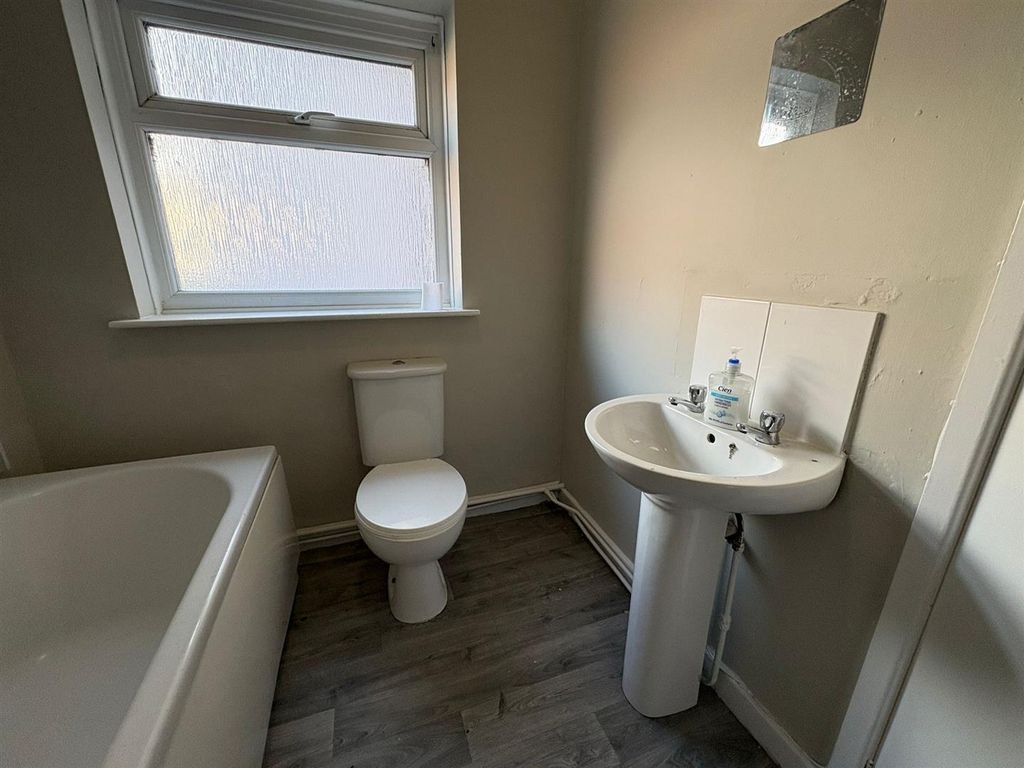 Additional image 8 of 1 bed flat to rentWest View, Mold CH7