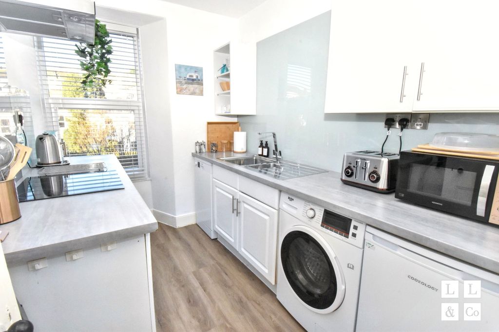 Property photo 2 of 13