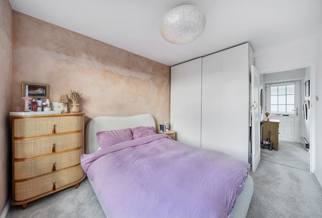 Property photo 3 of 10 1344916-11-68B1Dd...