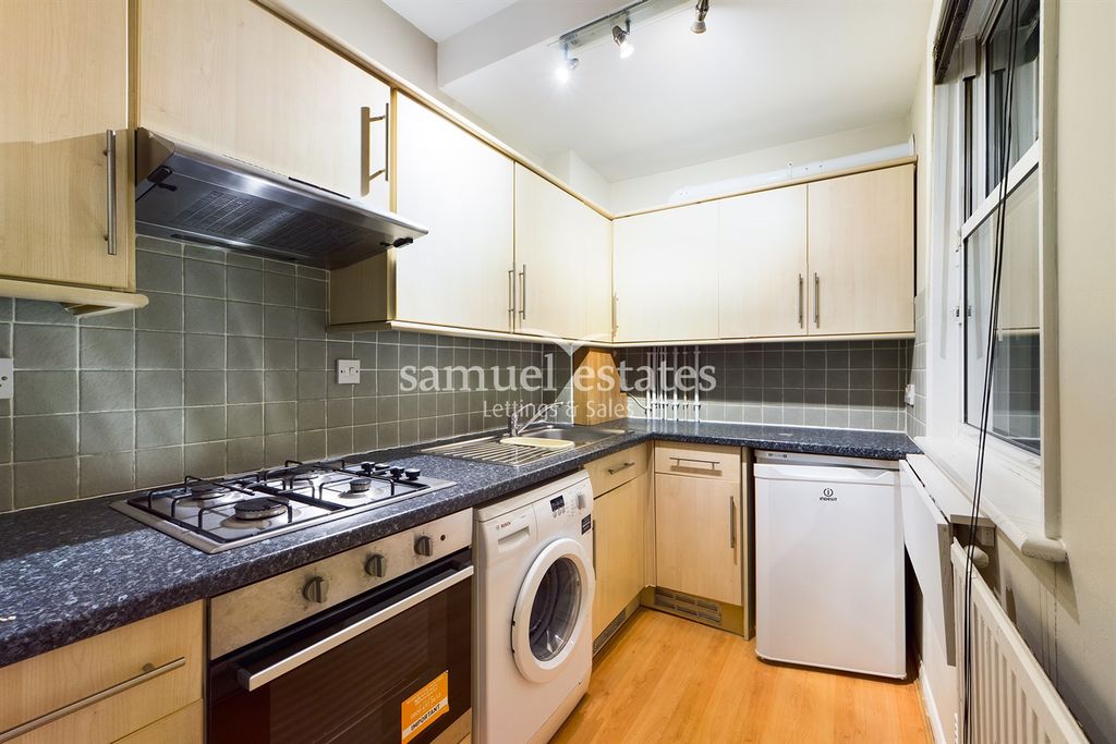 Property photo 2 of 8 Kitchen