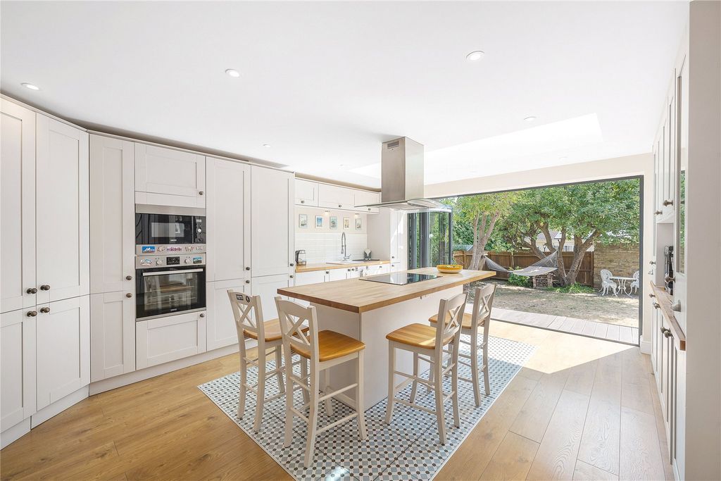 Property photo 2 of 17 Kitchen