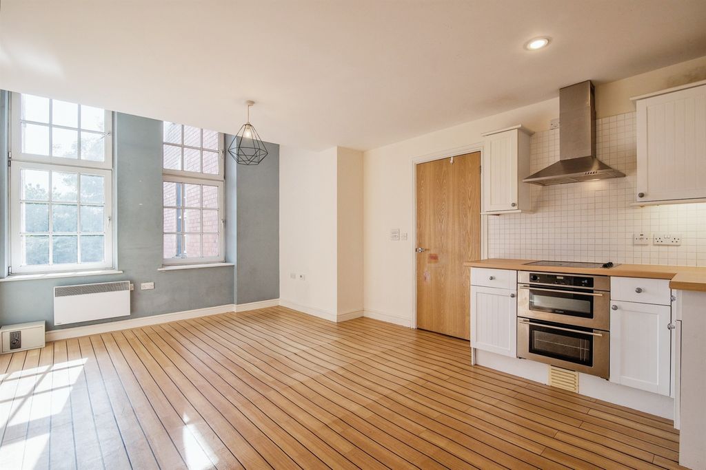 Property photo 3 of 9 Living Room