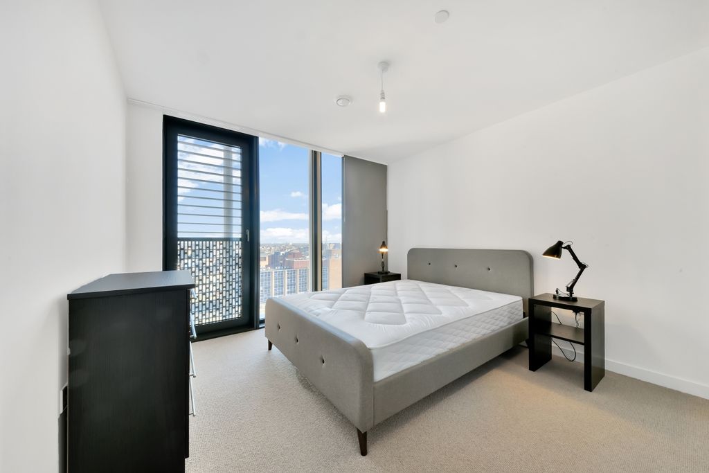 Property photo 3 of 15 Stratosphere Tower,
