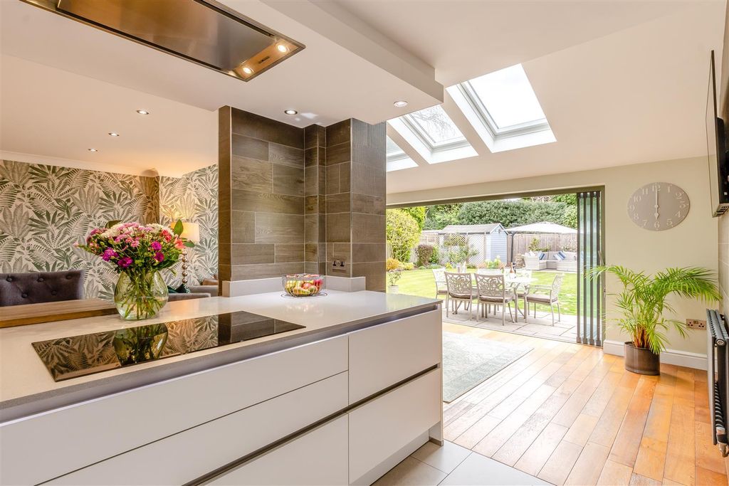 Property photo 3 of 33 8641910-Interior42.Jpg