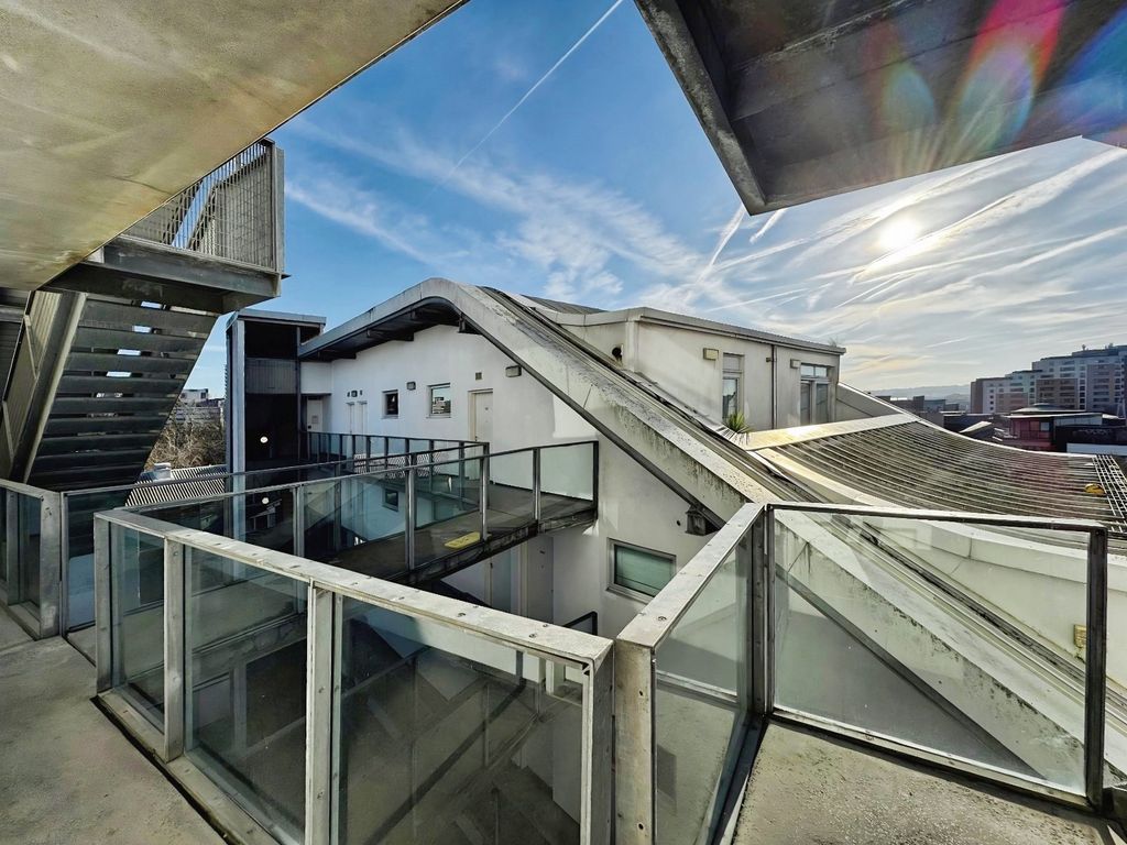 Property photo 1 of 9 Picture No. 30