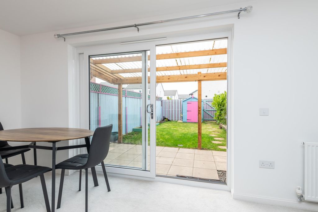 Property photo 2 of 26