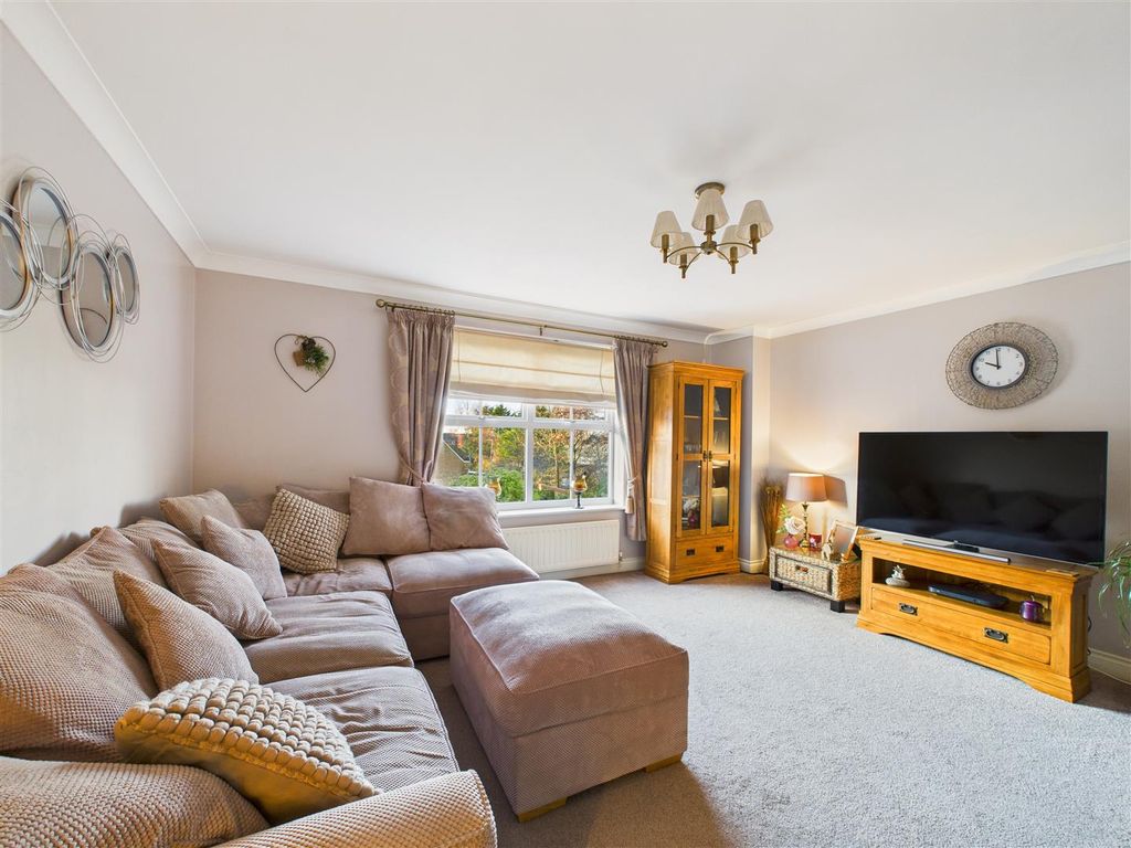 Property photo 3 of 15 Cam03303G0-Pr0288-Still013.Jpg