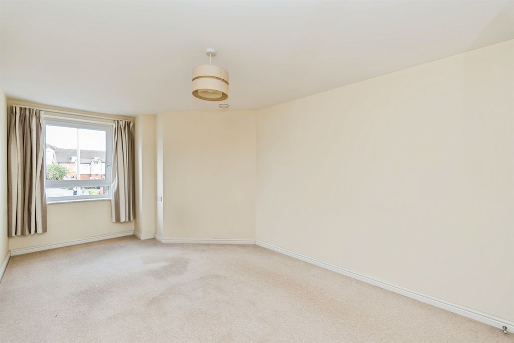 Property photo 3 of 13