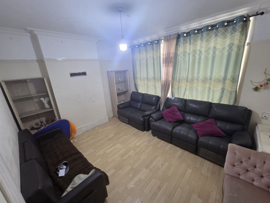 Property photo 2 of 6 20260909 144443