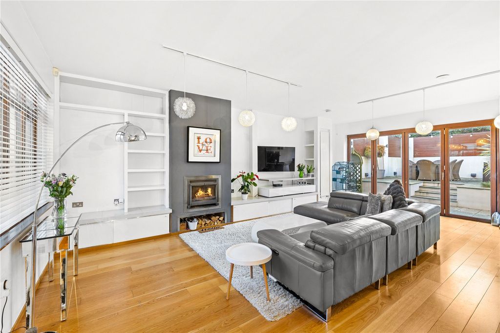 Property photo 2 of 31 Picture No. 81