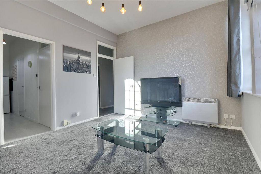 Property photo 3 of 8 1A81173A-77A4-4112-8225-C7Aacbc90B6E_1_201_A.Jpeg