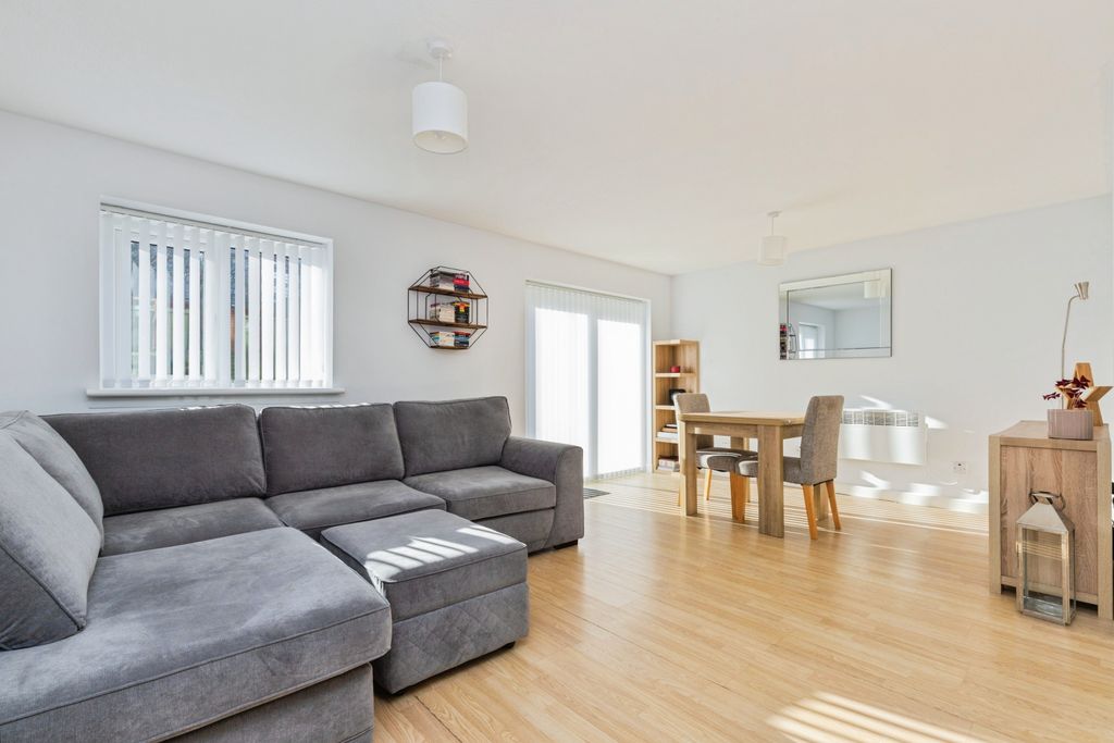 Property photo 3 of 15 Living Room