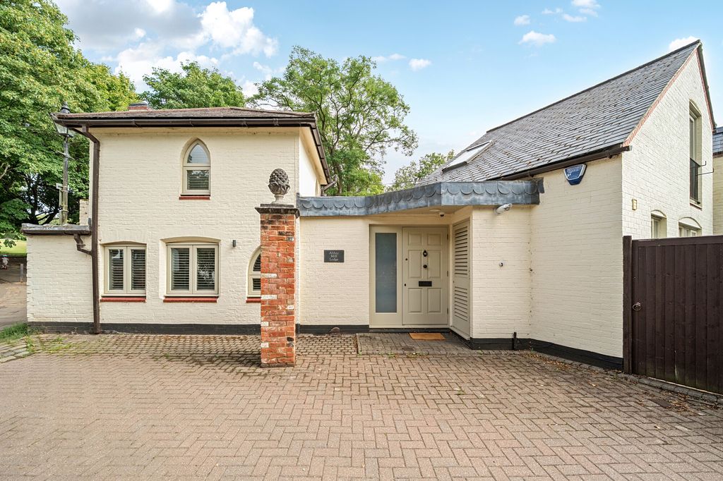 Property photo 1 of 11