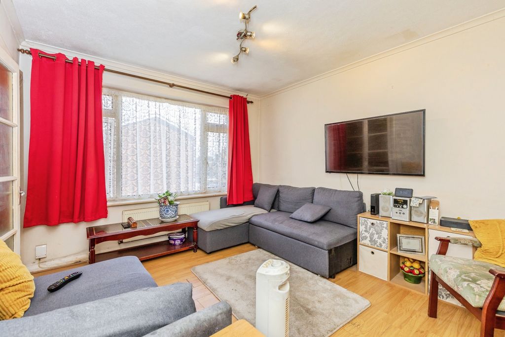 Property photo 1 of 11