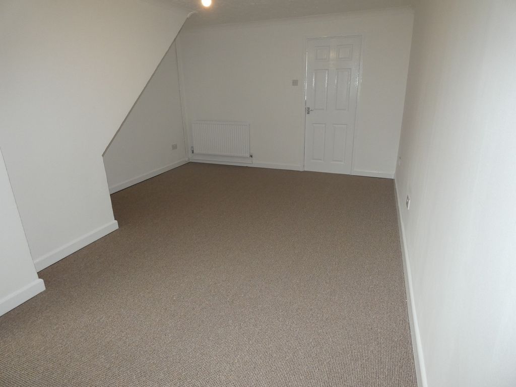 Property photo 3 of 10 Lounge