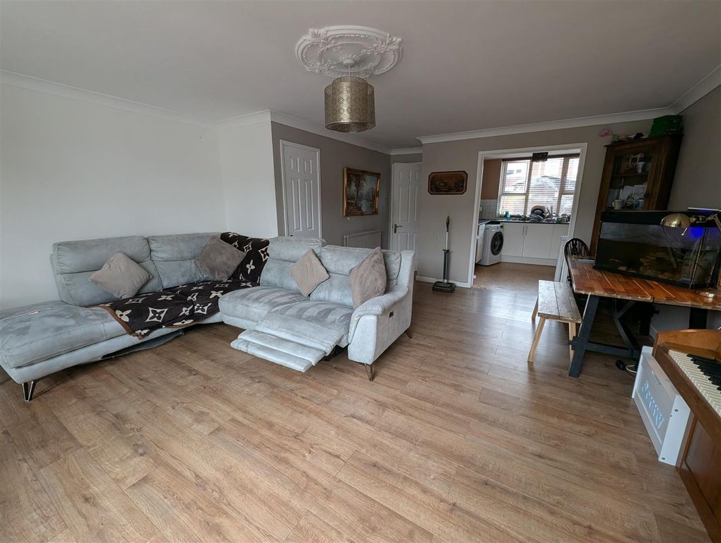 Property photo 1 of 10 Lounge/Dining Room